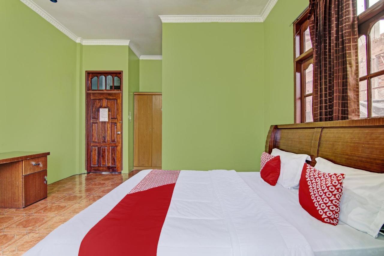 Oyo 92551 Netra Hotel Ujunbatu Esterno foto